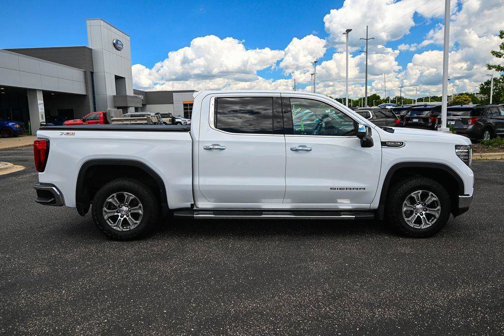 Used 2022 GMC Sierra 1500 SLT w/ SLT Convenience Package AWD/4WD image 3