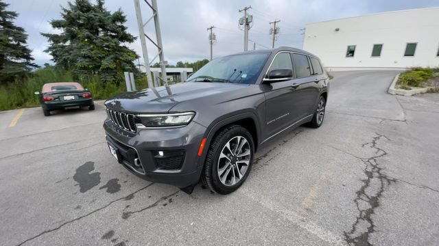 Used 2022 Jeep Grand Cherokee L Overland w/ Luxury Tech Group IV AWD/4WD image 5