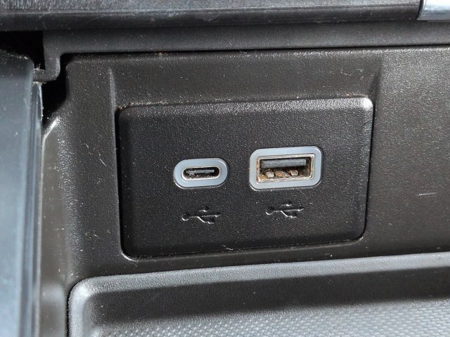 Used 2024 GMC Yukon Denali RWD image 25