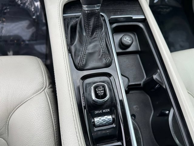 Used 2020 Volvo XC90 T6 Momentum w/ Protection Package Premier AWD/4WD image 26