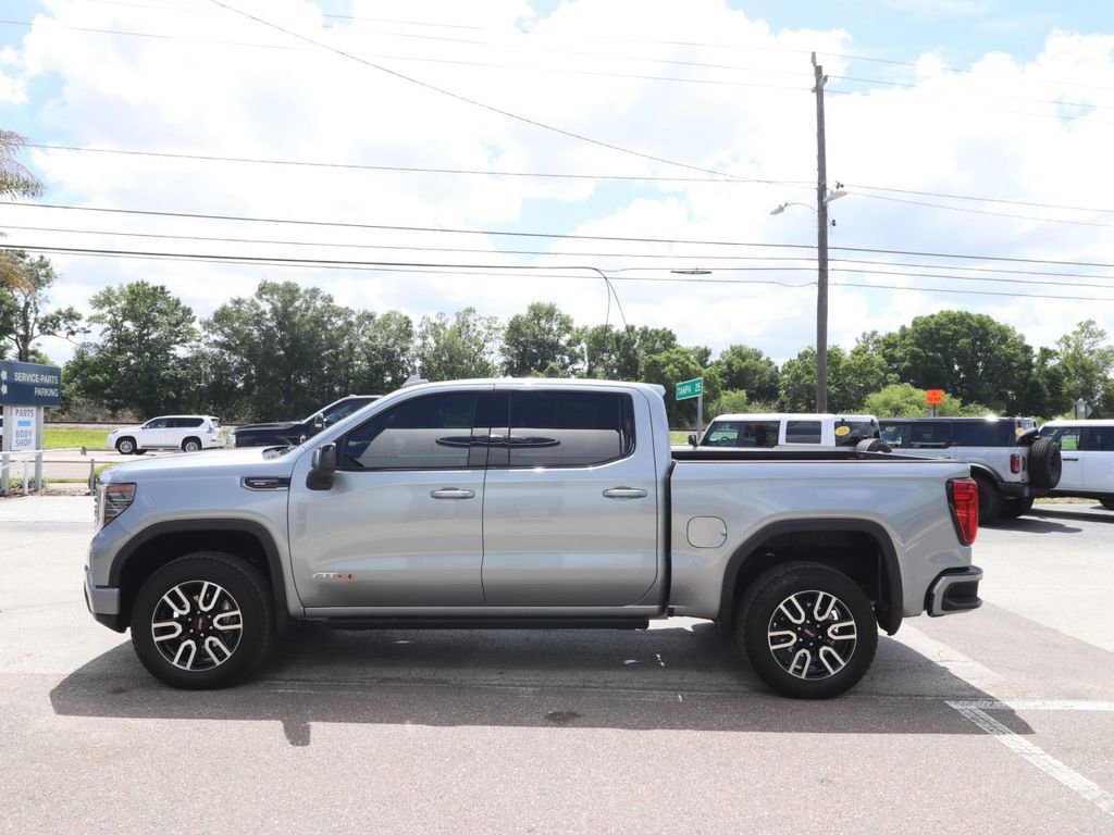 Used 2025 GMC Sierra 1500 AT4 w/ AT4 Premium Package AWD/4WD image 9