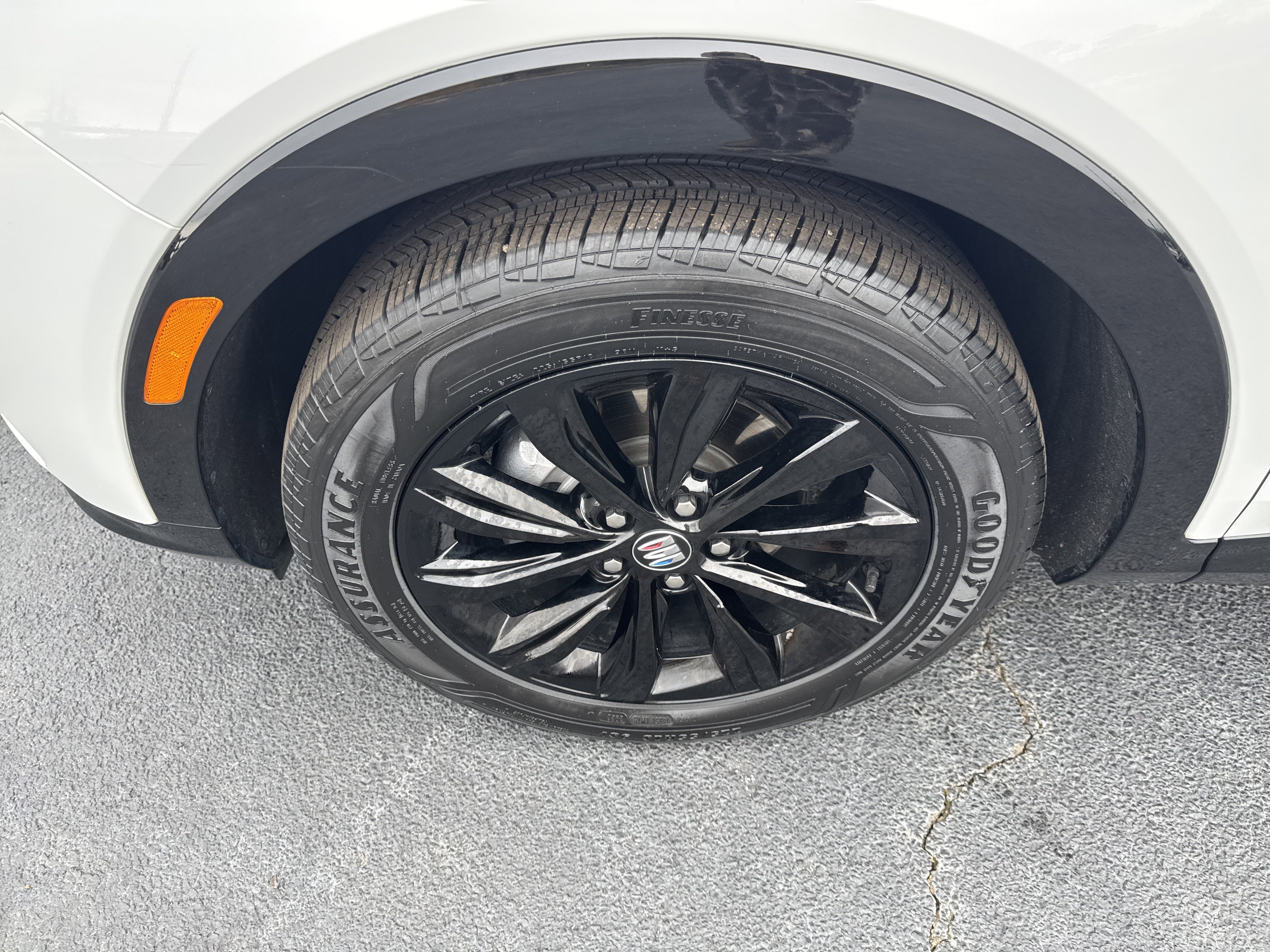 Used 2025 Buick Envista Sport Touring image 11