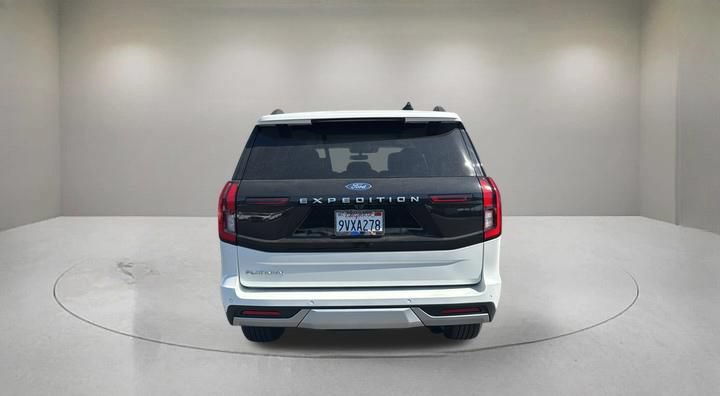 Certified 2025 Ford Expedition Platinum AWD/4WD image 3