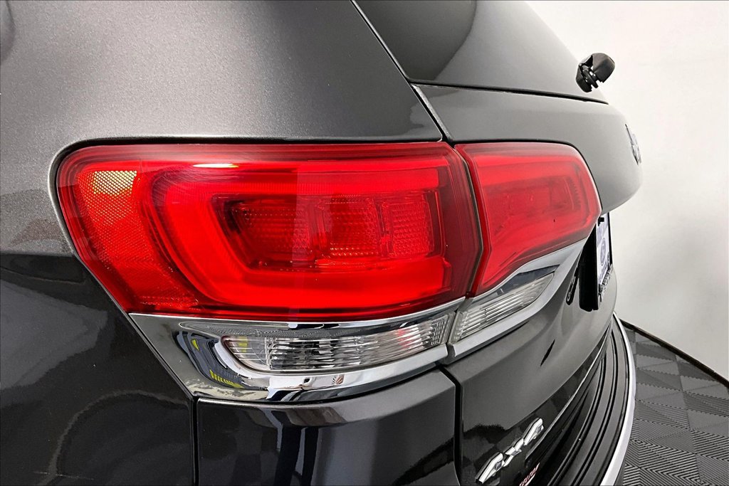 Used 2019 Jeep Grand Cherokee Limited w/ Luxury Group II AWD/4WD image 29