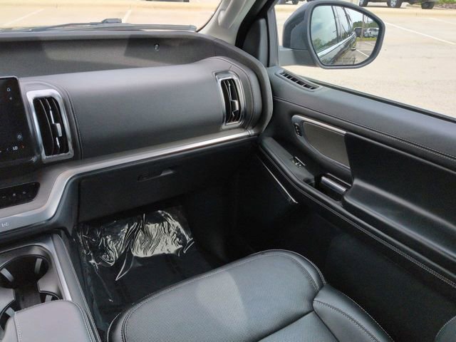 Certified 2025 Ford Expedition Platinum image 17