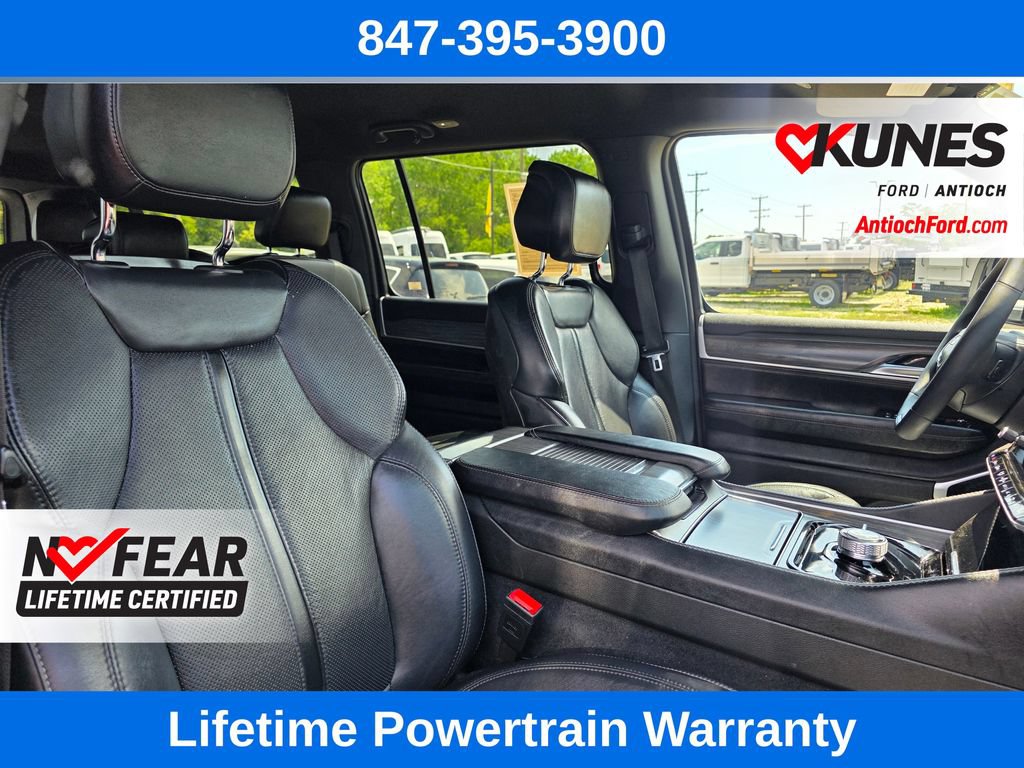 Used 2024 Jeep Wagoneer L Series II w/ Flexible Seating Group AWD/4WD image 40