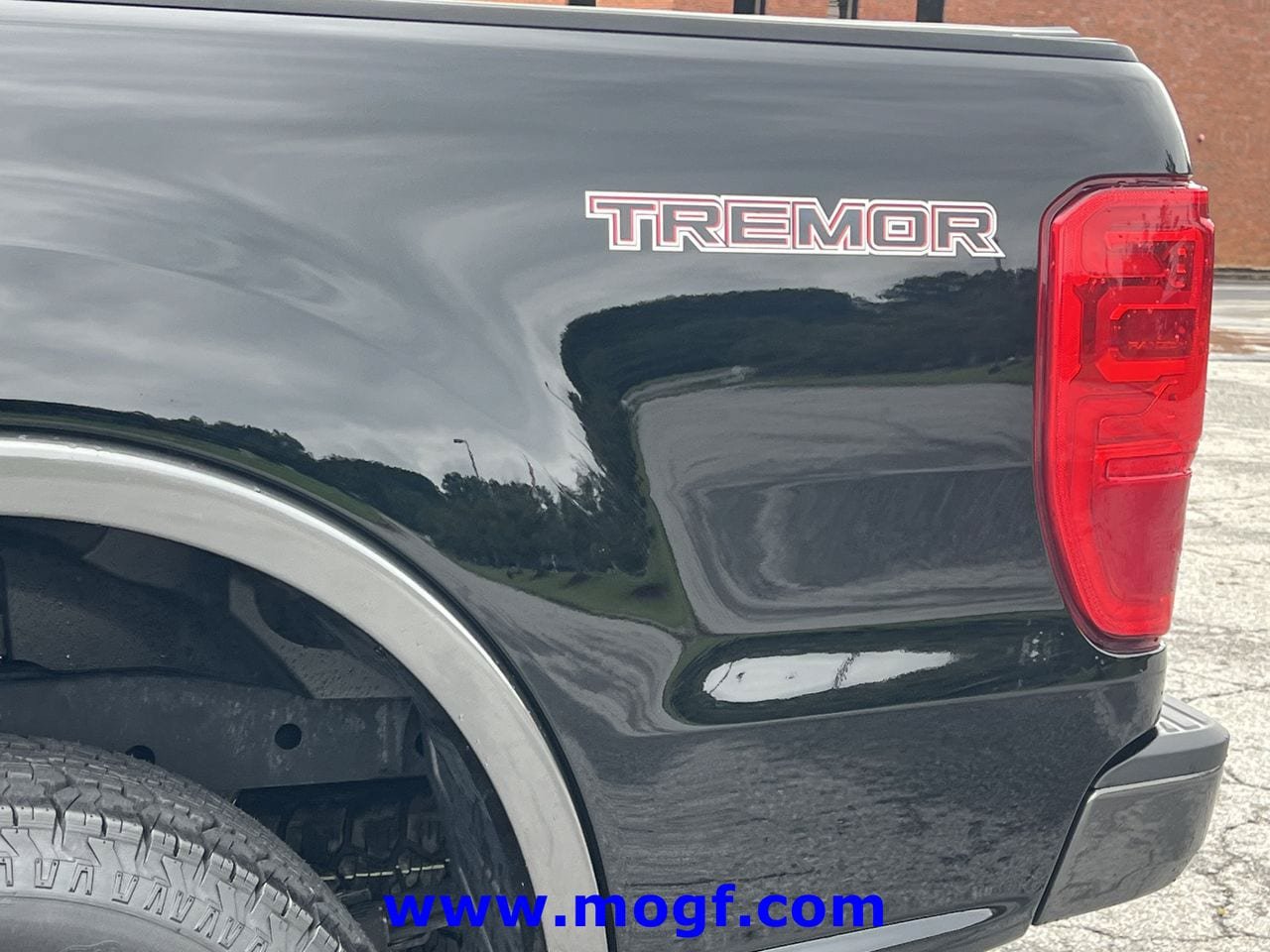 Certified 2023 Ford Ranger Lariat w/ Tremor Off-Road Package AWD/4WD image 32