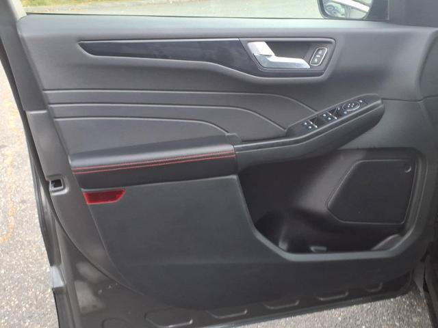 Certified 2025 Ford Escape ST-Line Select AWD/4WD image 22
