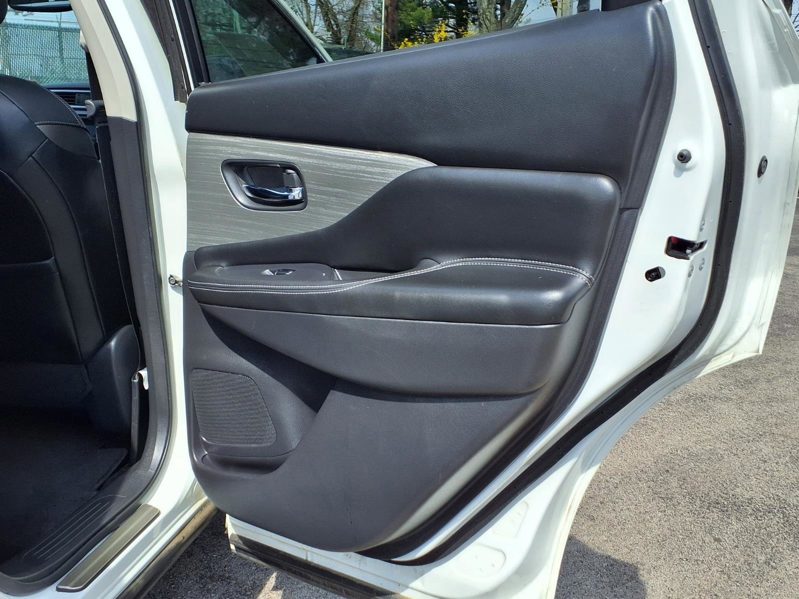 Used 2018 Nissan Murano SL w/ Midnight Edition Package image 13