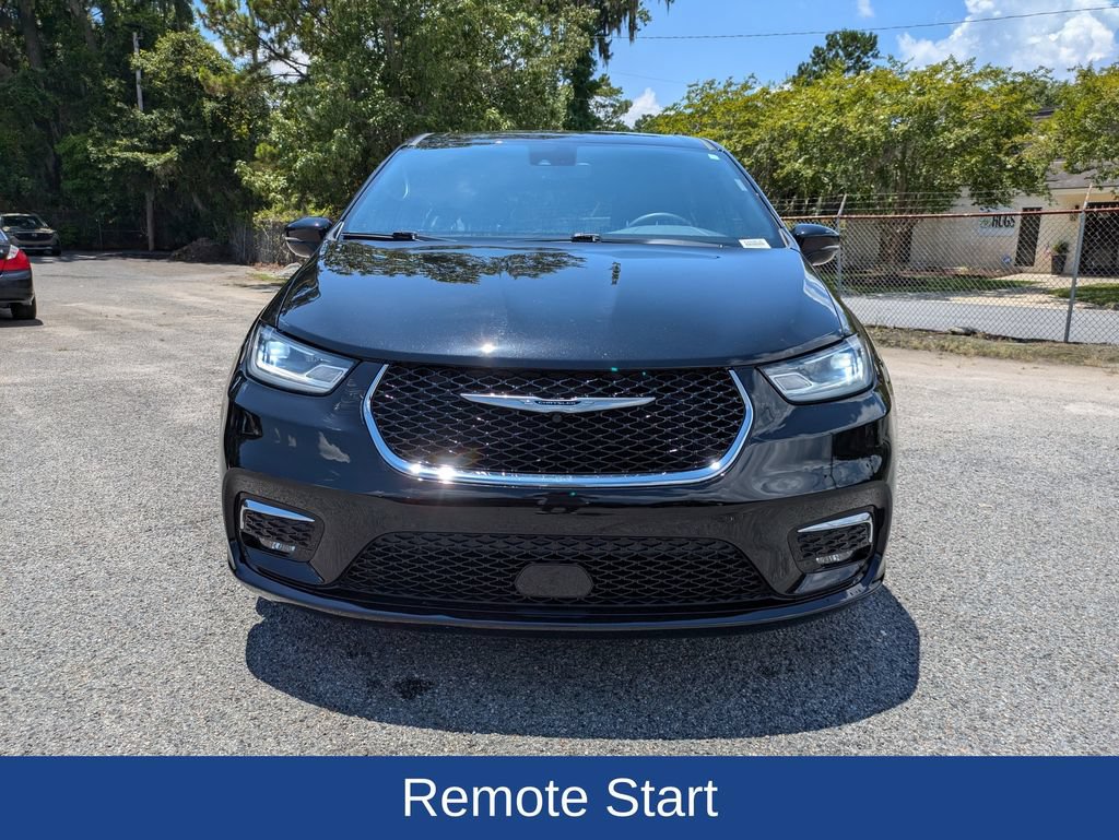 Used 2025 Chrysler Pacifica Select FWD image 10