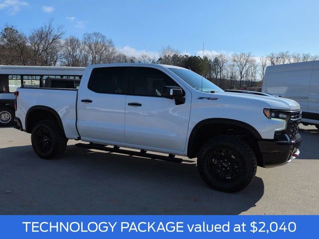 Used 2025 Chevrolet Silverado 1500 ZR2 w/ Technology Package image 3