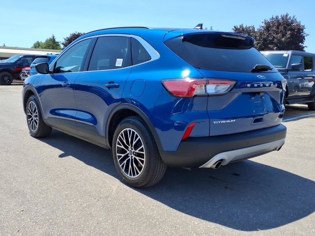 Certified 2022 Ford Escape Titanium FWD image 6