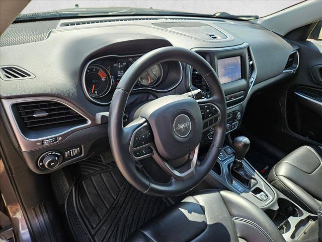 Used 2019 Jeep Cherokee Latitude Plus FWD image 10
