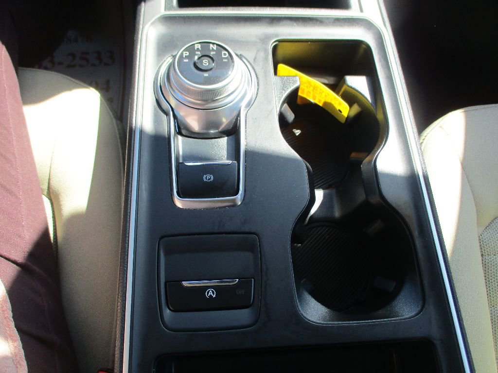 Certified 2024 Ford Edge SE image 9