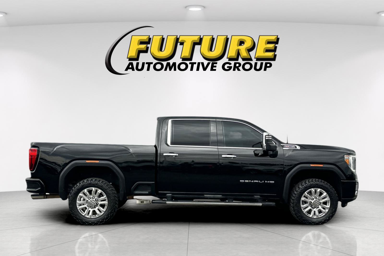 Used 2022 GMC Sierra 2500 Denali w/ Denali Ultimate Package AWD/4WD image 2