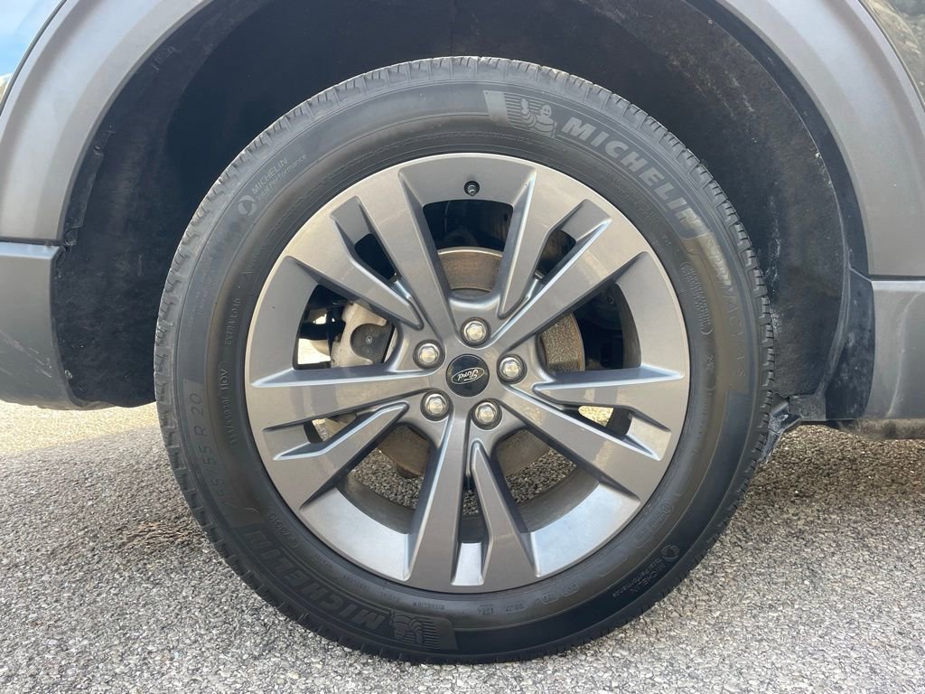 Certified 2024 Ford Explorer XLT w/ Equipment Group 202A image 25