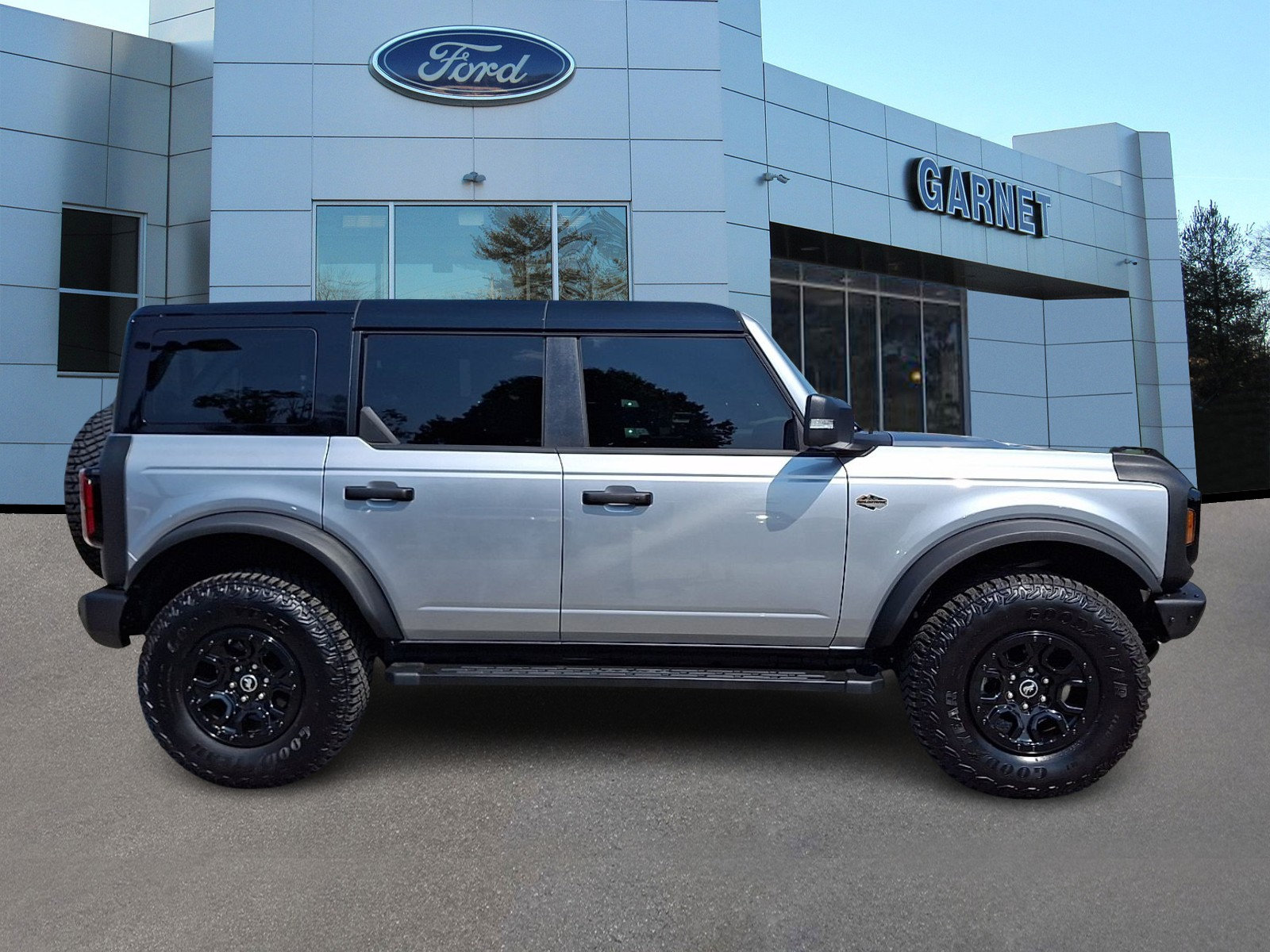 Certified 2024 Ford Bronco Wildtrak AWD/4WD image 10
