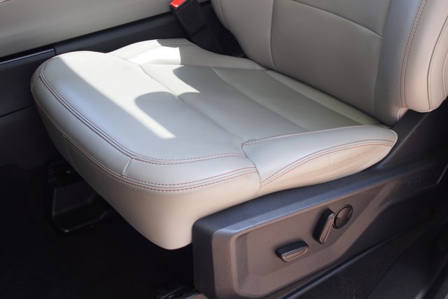 Certified 2025 Ford Expedition Active image 21