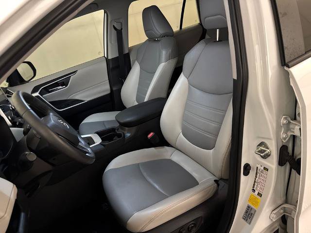 Used 2020 Toyota RAV4 XLE Premium FWD image 18