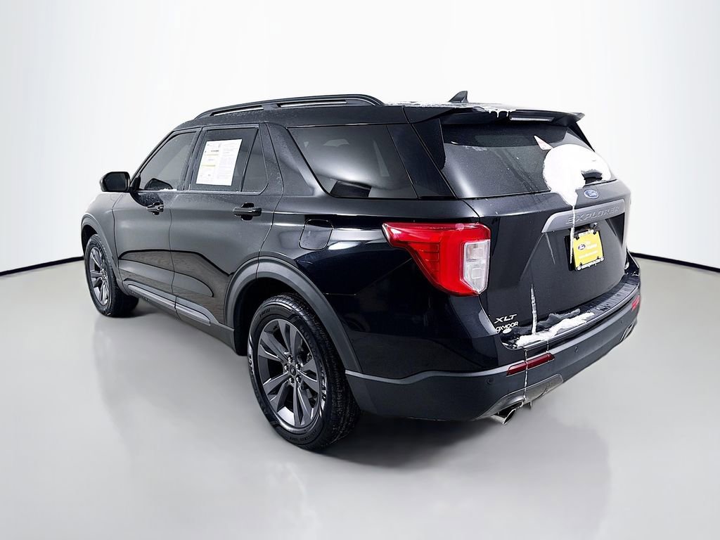 Certified 2022 Ford Explorer XLT w/ Equipment Group 202A image 5