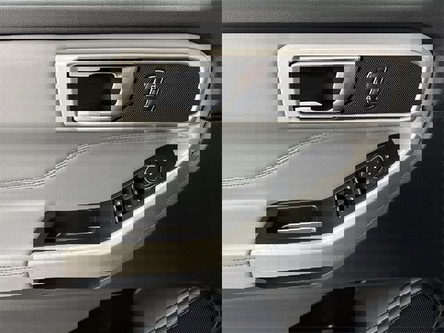 Certified 2022 Ford Explorer XLT w/ Equipment Group 202A image 5