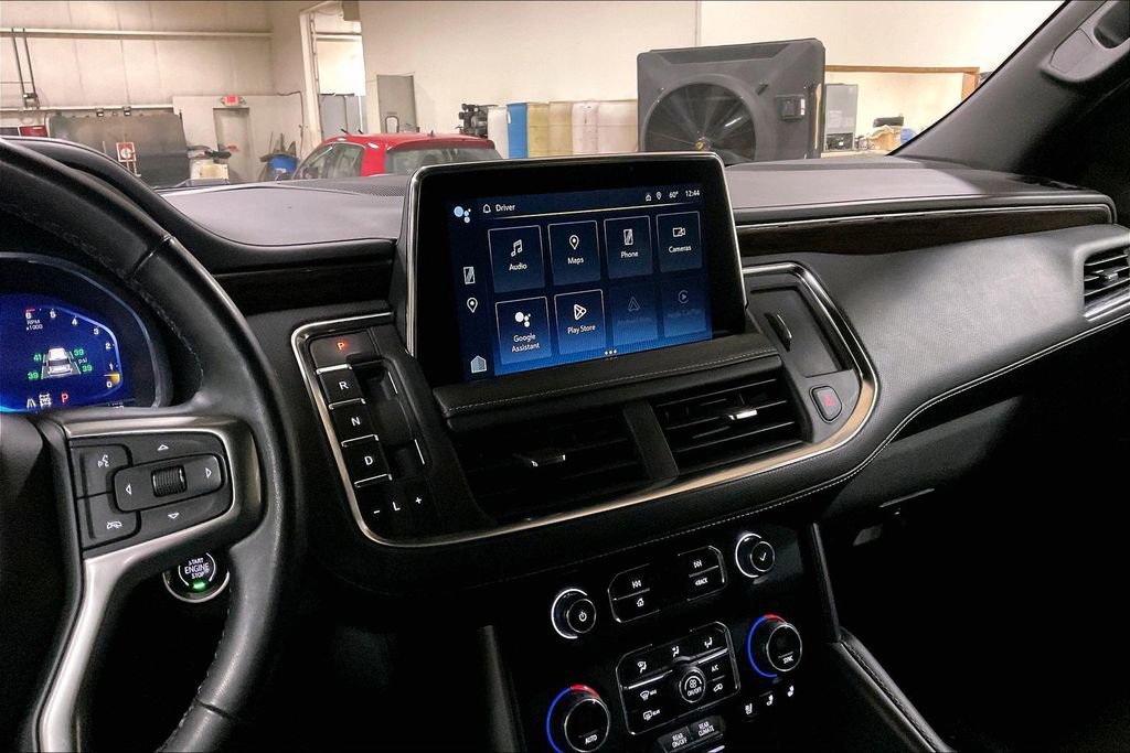 Used 2023 Chevrolet Suburban Premier image 8
