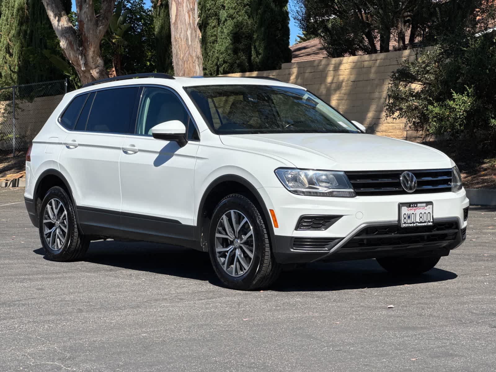 Used 2019 Volkswagen Tiguan SE w/ Panoramic Sunroof Package FWD image 9