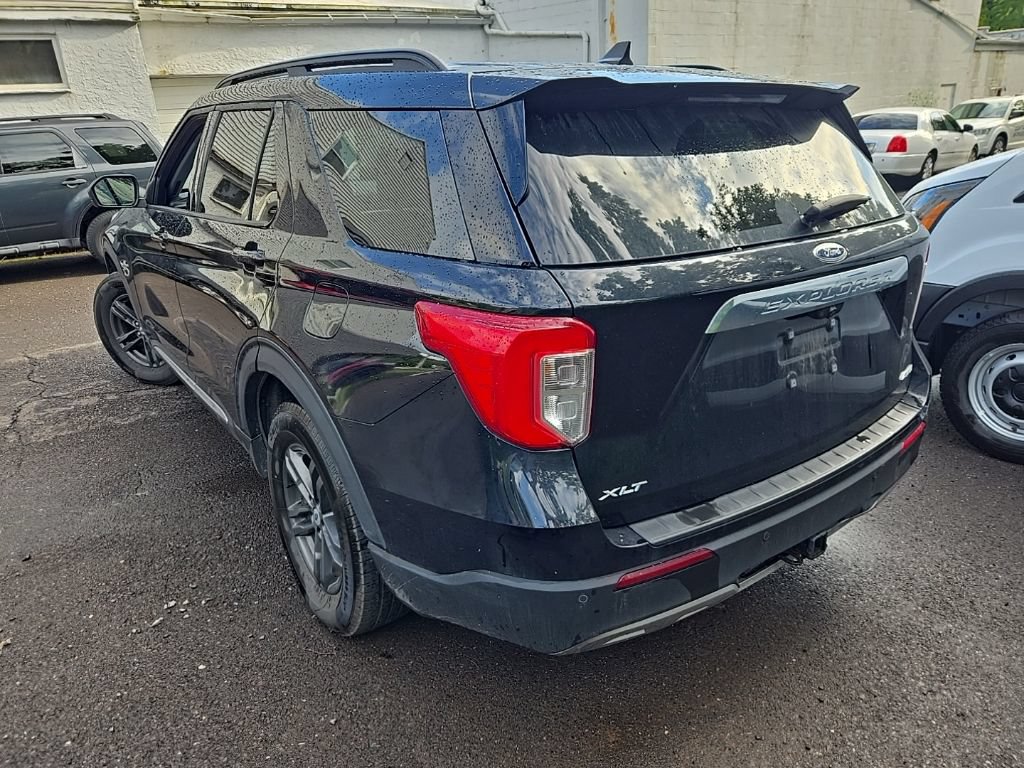Certified 2021 Ford Explorer XLT w/ Equipment Group 202A AWD/4WD image 6