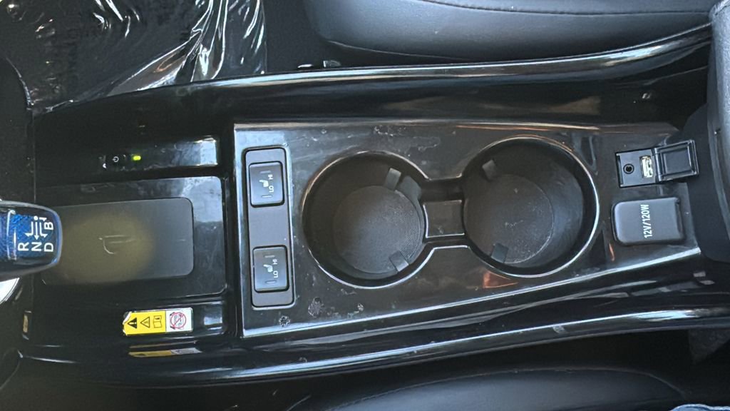 Used 2021 Toyota Prius Prime XLE image 16