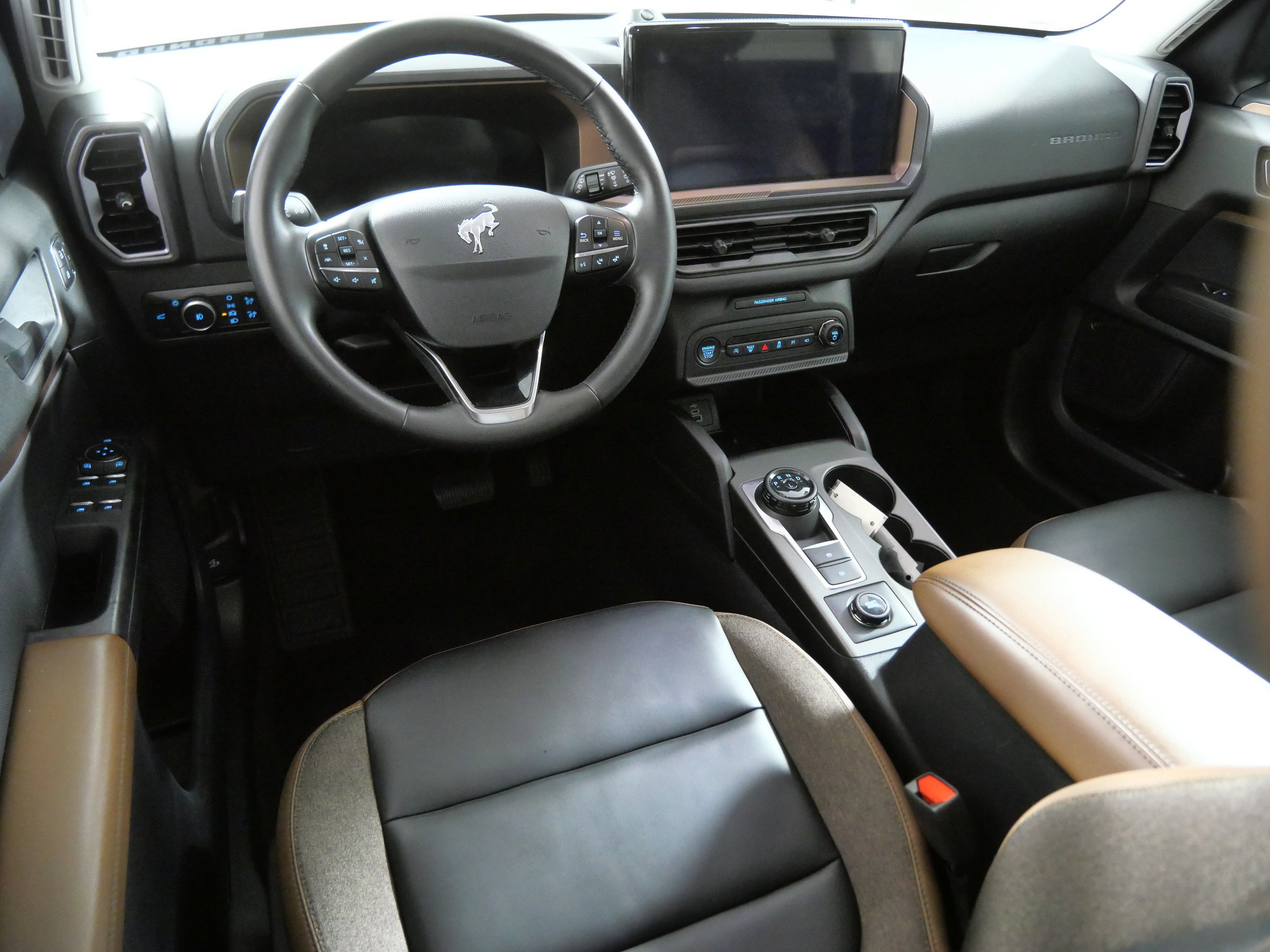 Certified 2025 Ford Bronco Sport Outer Banks w/ Outer Banks Tech Package+ AWD/4WD image 4