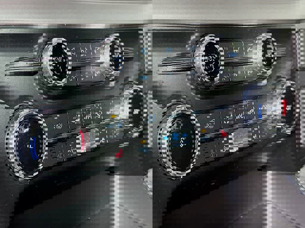 Certified 2022 Ford F150 XLT w/ Equipment Group 302A High image 21