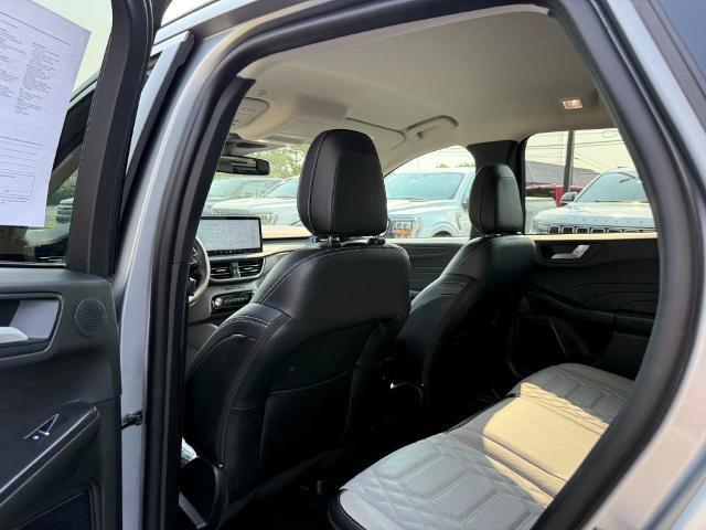 Certified 2023 Ford Escape Platinum w/ Premium Technology Package AWD/4WD image 17