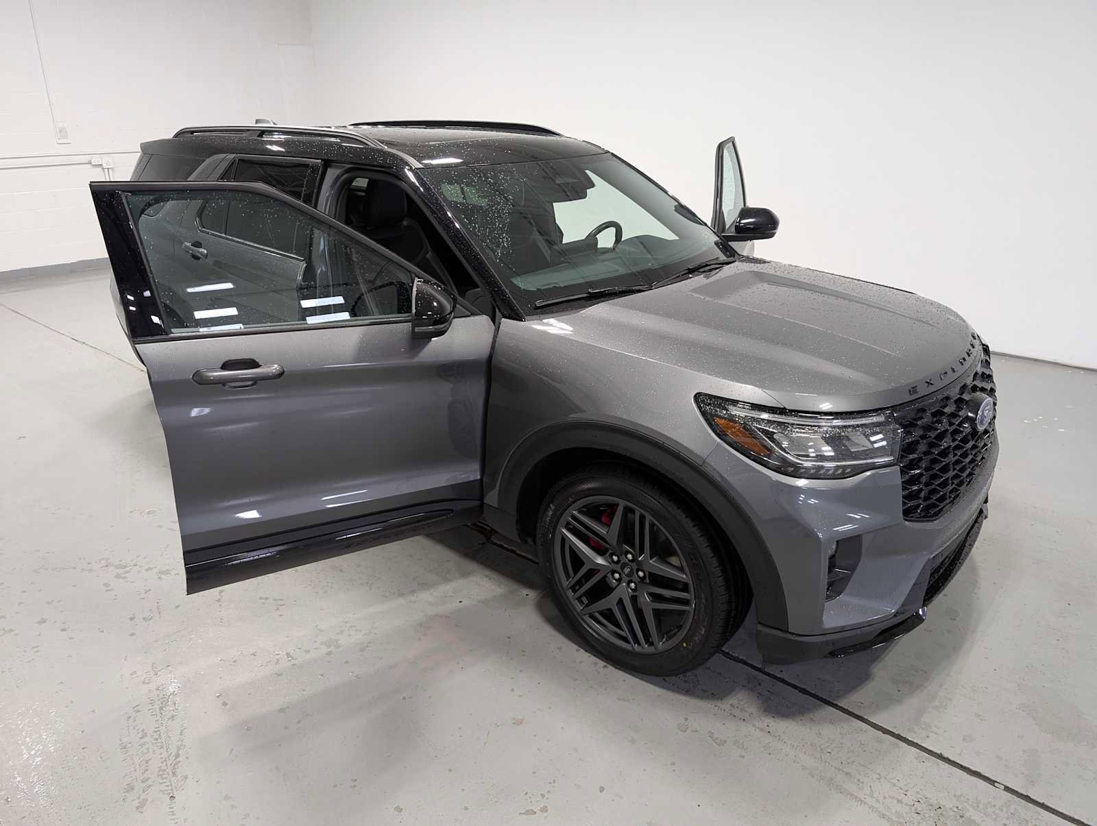 Certified 2025 Ford Explorer ST AWD/4WD image 16