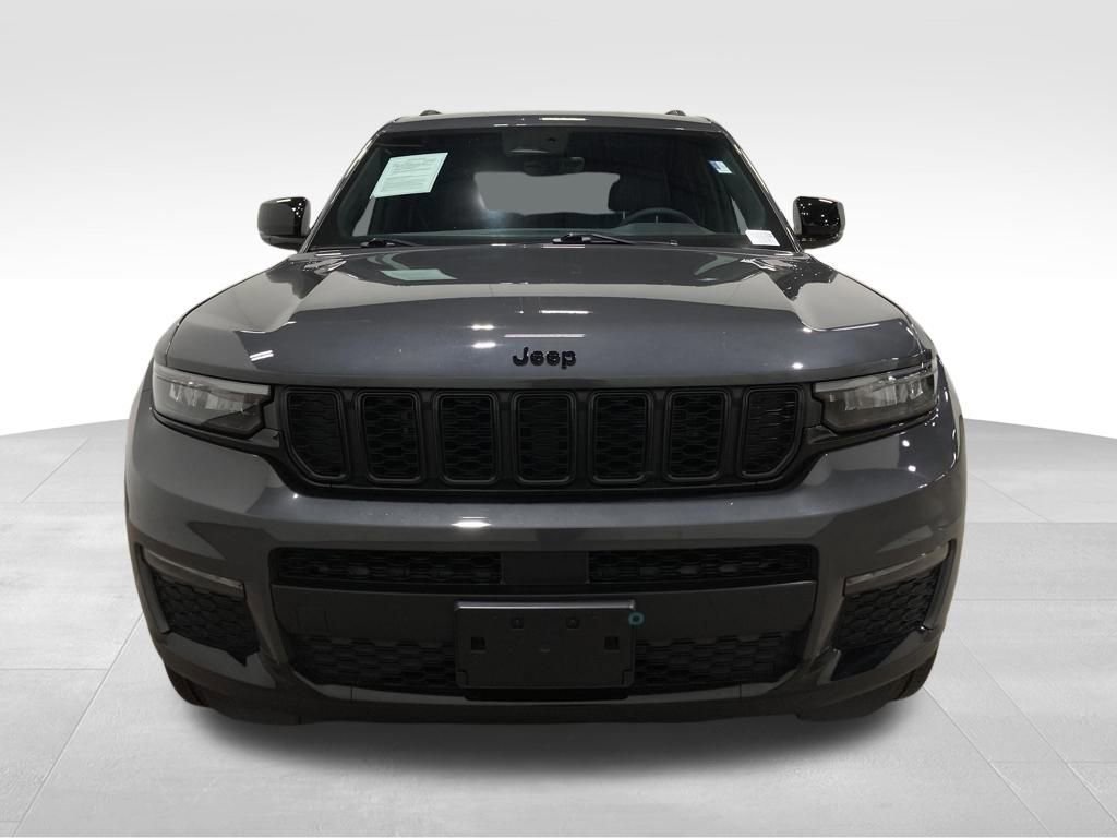 Used 2025 Jeep Grand Cherokee L Limited w/ Black Appearance Package image 8