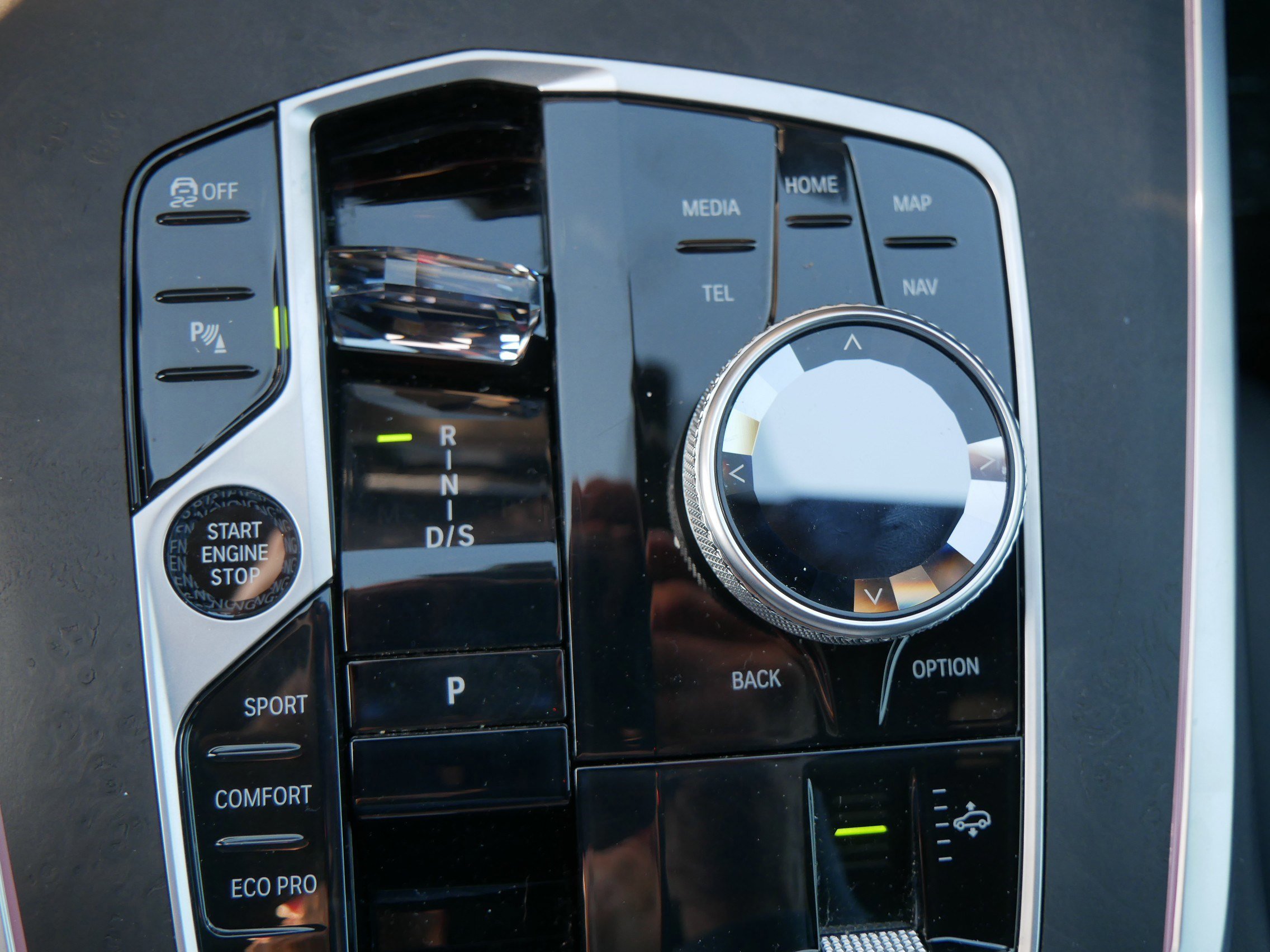 Used 2023 BMW X7 xDrive40i w/ Executive Package image 41