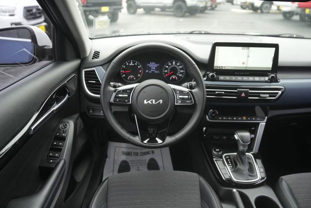 Used 2023 Kia Seltos S w/ Navigation Package image 21