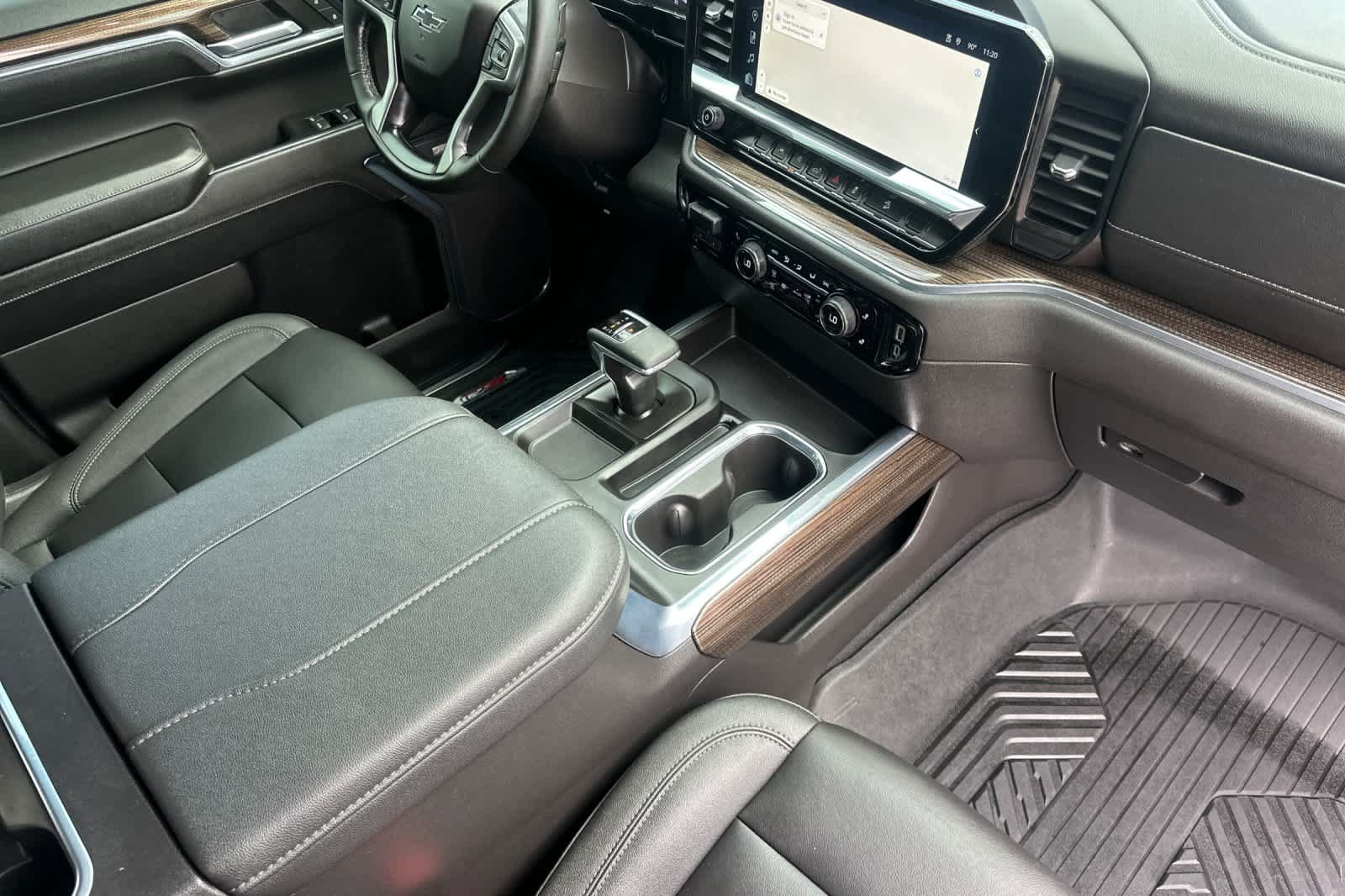 Used 2024 Chevrolet Silverado 1500 LT Trail Boss w/ Convenience Package II AWD/4WD image 15