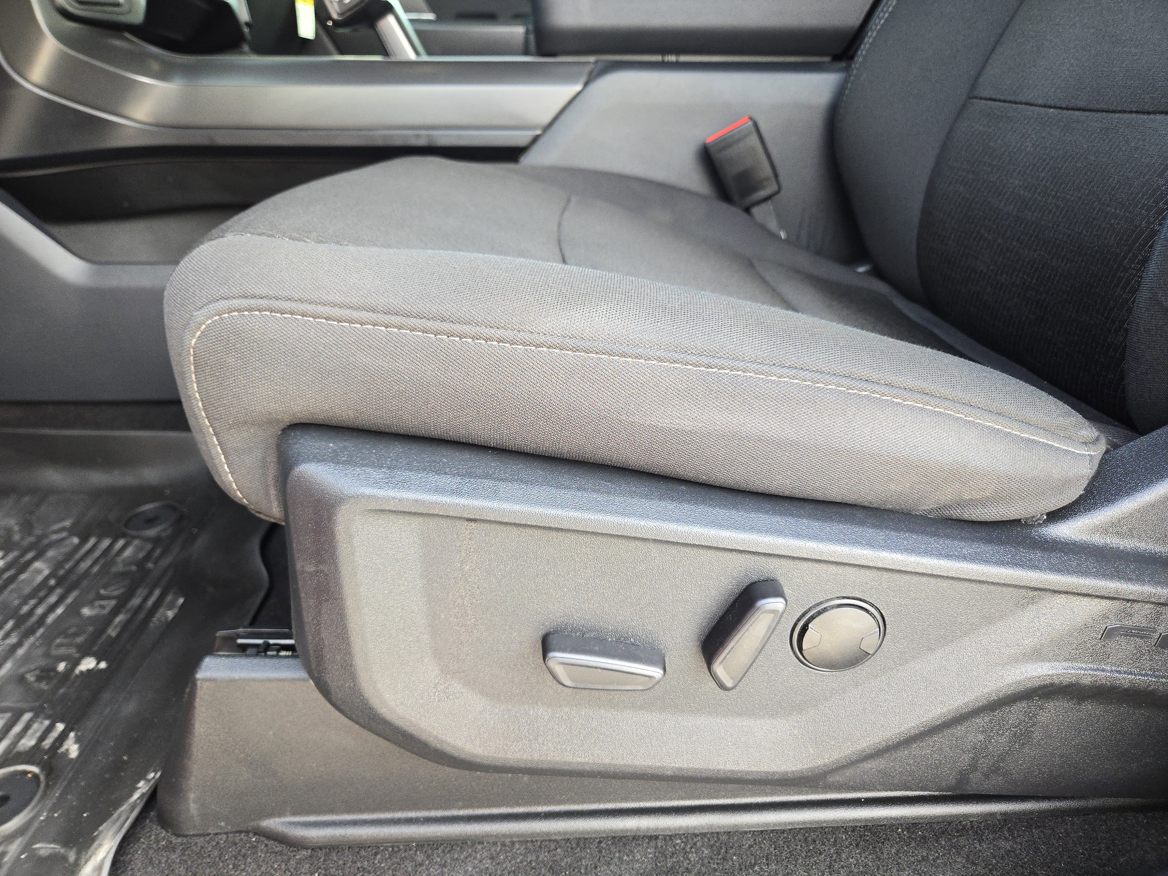 Certified 2024 Ford F150 XLT w/ Equipment Group 302A MID image 22