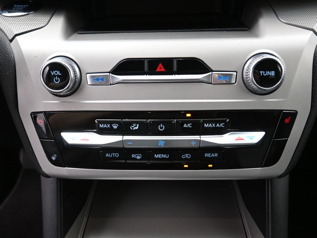 Certified 2022 Ford Explorer XLT w/ Equipment Group 202A image 9