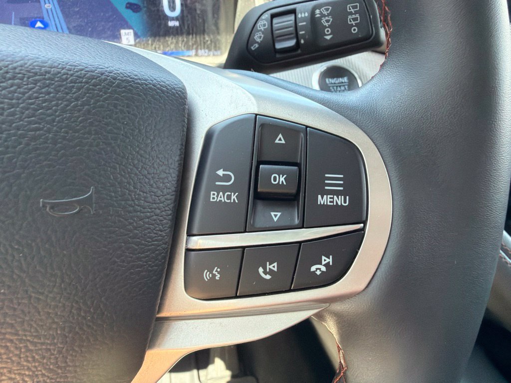 Certified 2025 Ford Explorer Active RWD image 29