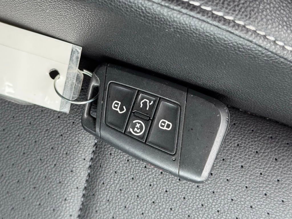Used 2023 Volkswagen Jetta SE FWD image 36