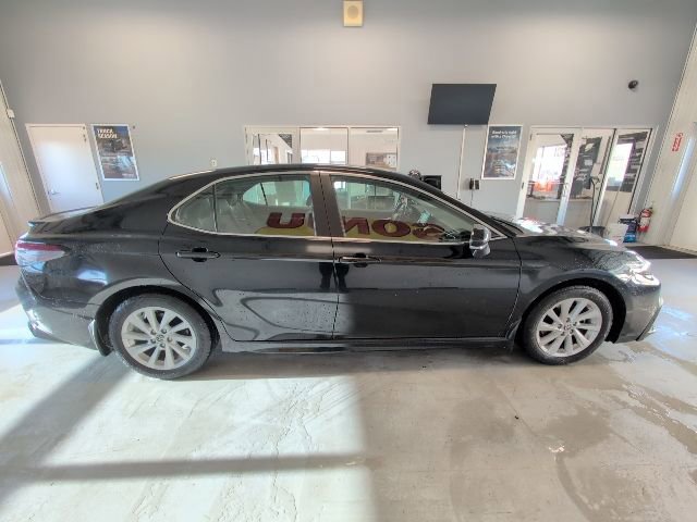 Used 2023 Toyota Camry SE FWD image 7