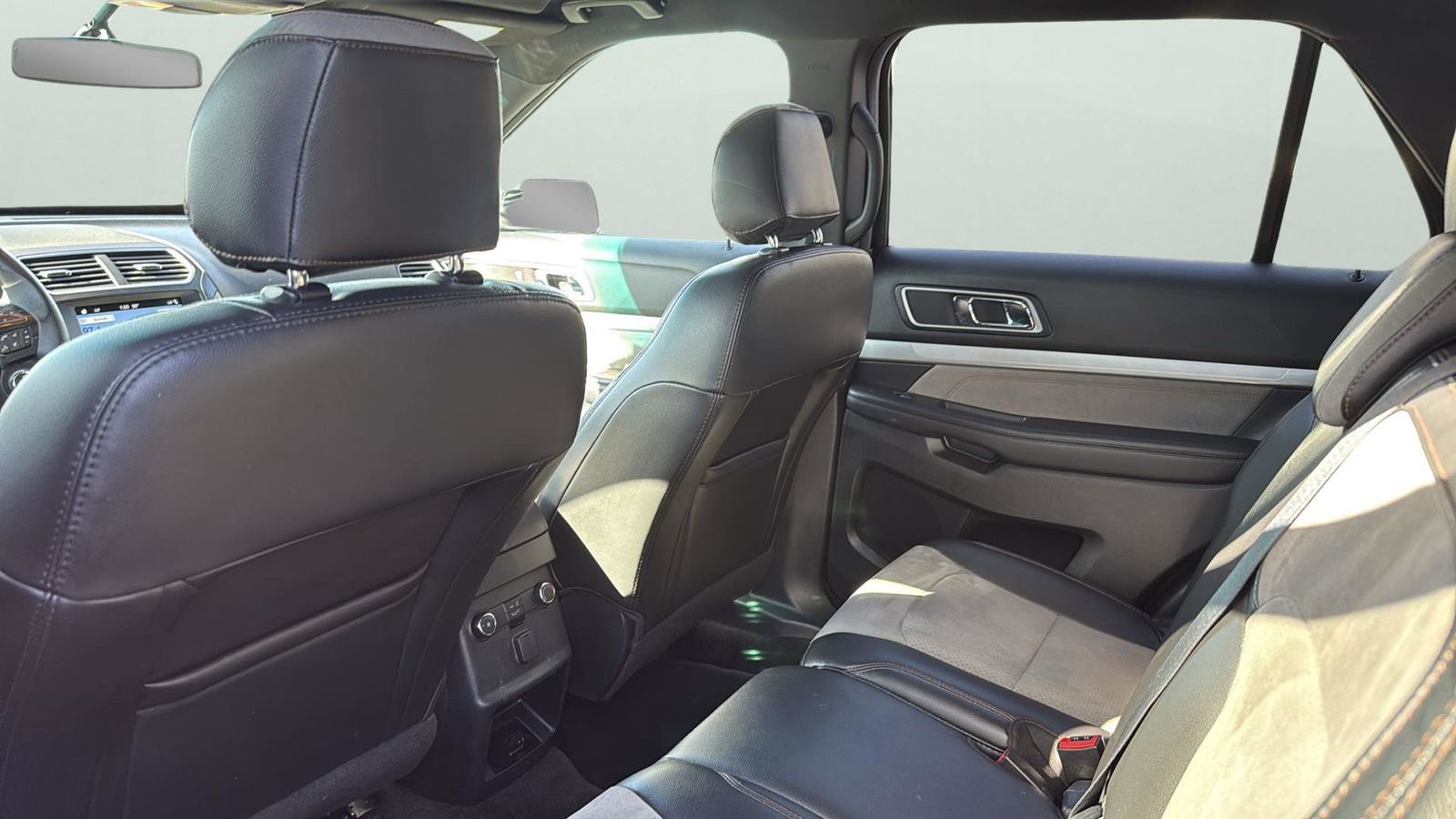 Certified 2017 Ford Explorer XLT w/ Equipment Group 202A image 29