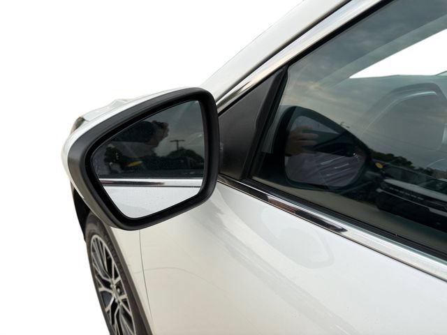 Certified 2025 Ford Escape SE FWD image 19