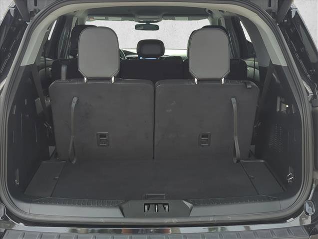 Certified 2022 Ford Explorer XLT w/ Equipment Group 202A RWD image 5