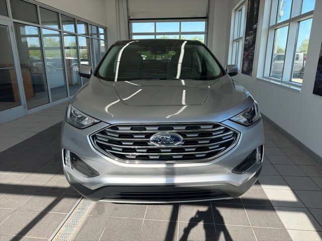 Certified 2022 Ford Edge SEL w/ Convenience Package AWD/4WD image 2