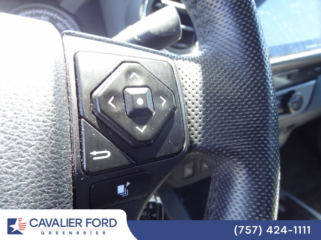 Used 2023 Toyota Tacoma TRD Off-Road w/ Technology Package AWD/4WD image 11