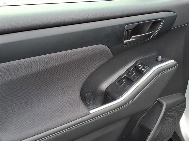 Used 2023 Toyota Highlander LE image 8
