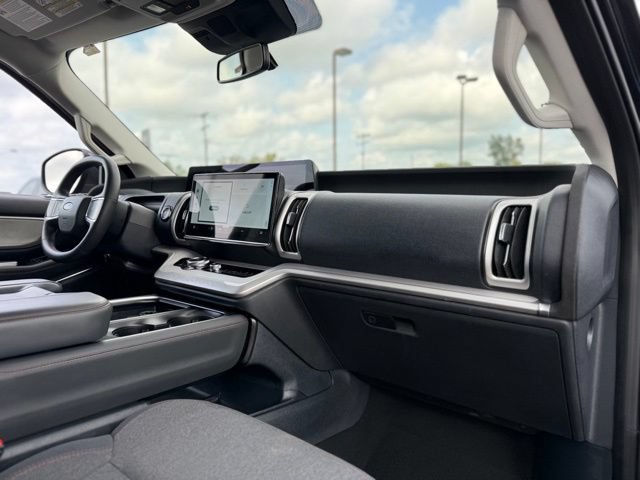 Certified 2025 Ford Expedition Active AWD/4WD image 18