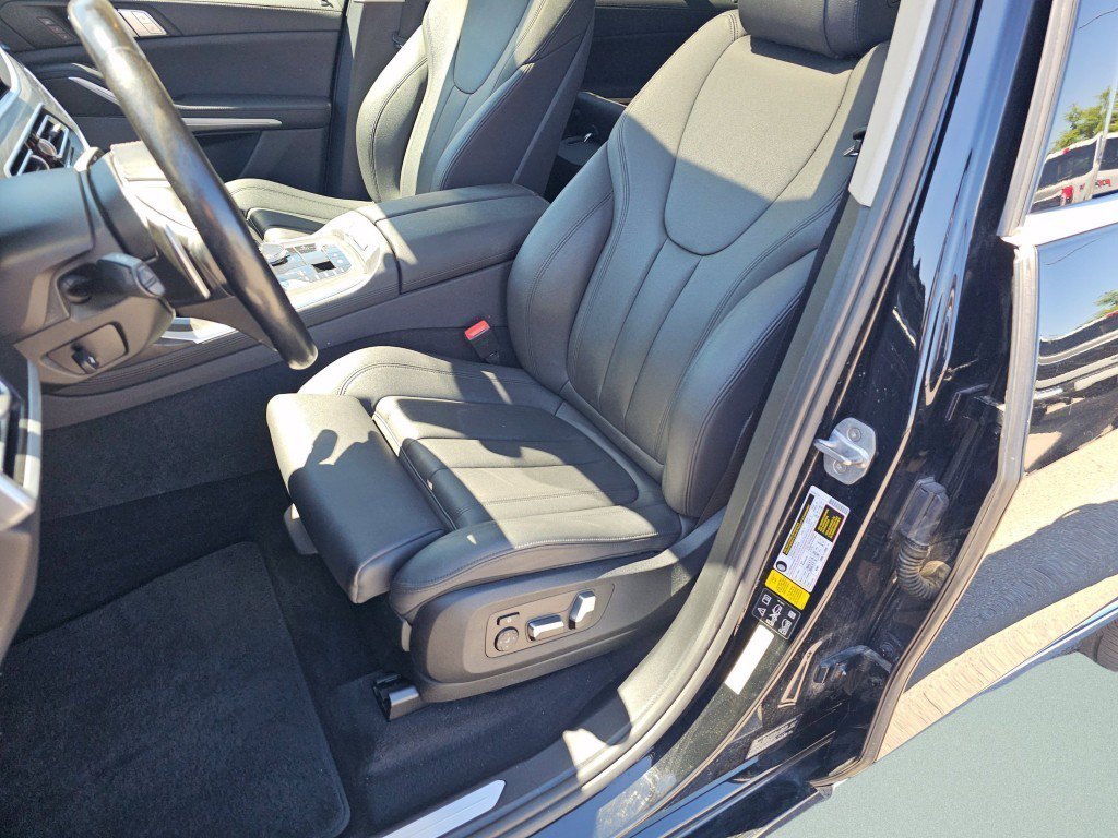 Used 2020 BMW X7 xDrive40i w/ Premium Package AWD/4WD image 6